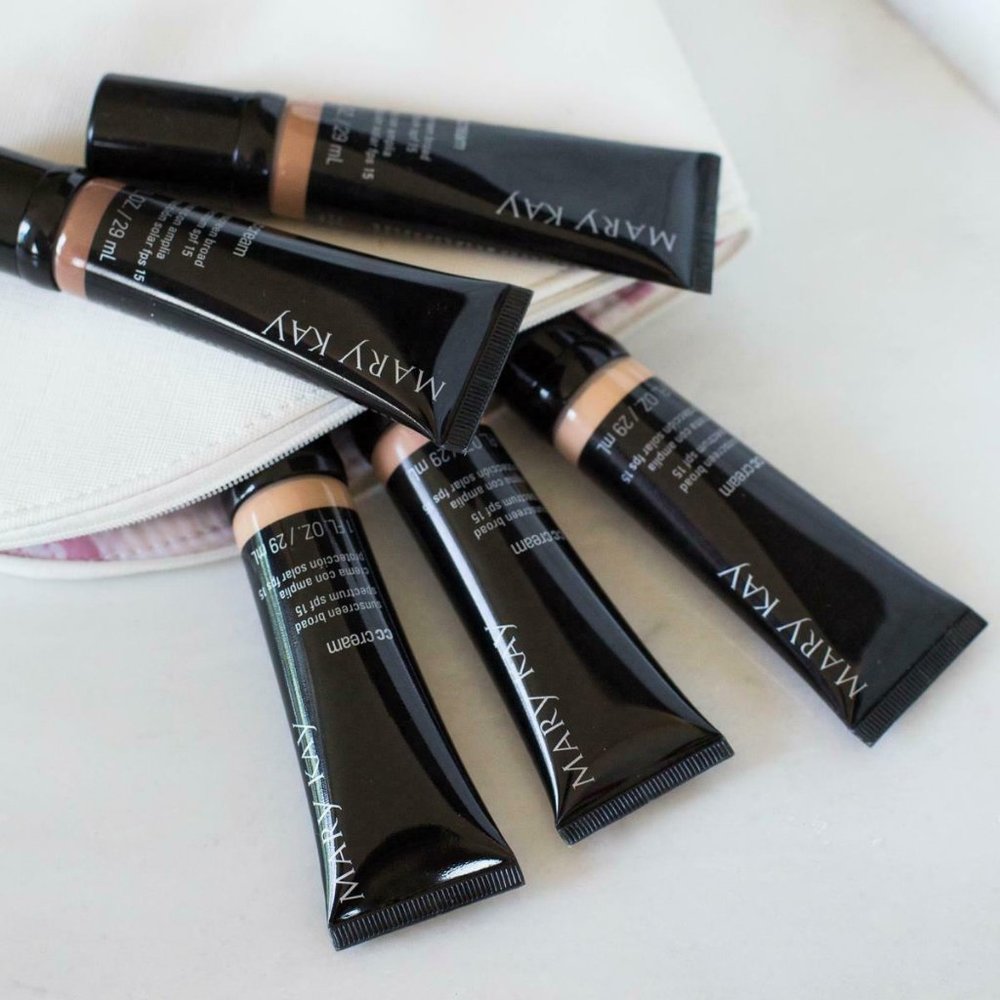 (1) Mary Kay CC Cream Sunscreen Broad Spectrum SPF 15 - Picture 2 of 8